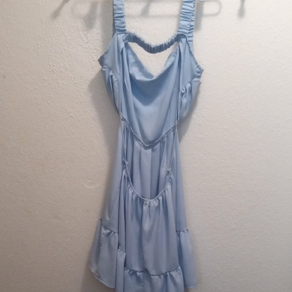 Backless Dress - Picture 2 of 3